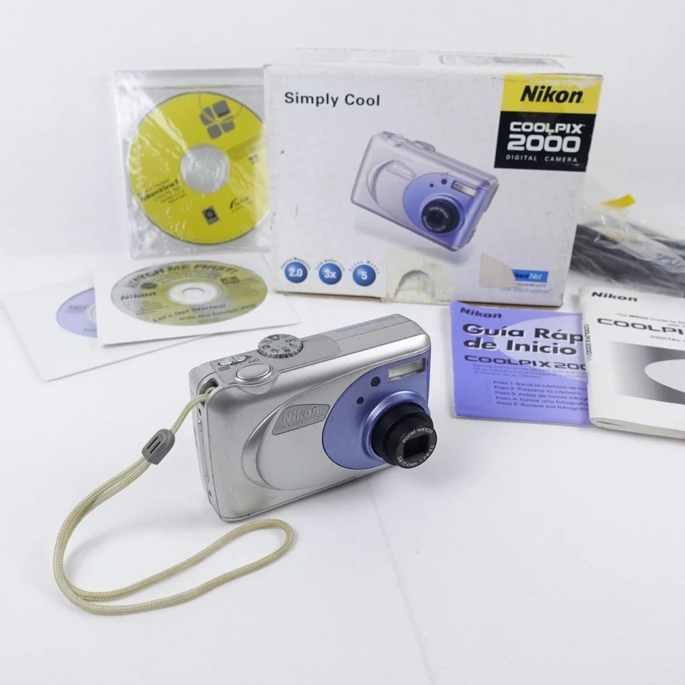 Nikon CoolPix E2000 2.0 Megapixel Digital Camera w/Memory Card Tested CIB